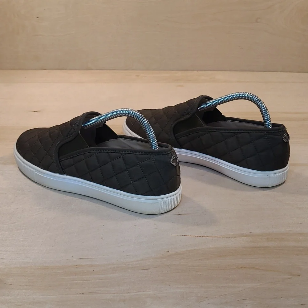 Steve Madden ECNTRCQT Womens Olive Slip On Sneakers - Picture 5 of 10